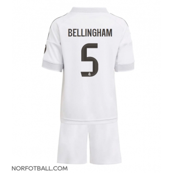 Billige Fotballdrakt Real Madrid Jude Bellingham #5 Replika Hjemmedraktsett Barn 2025-26 Kortermet (med bukser)